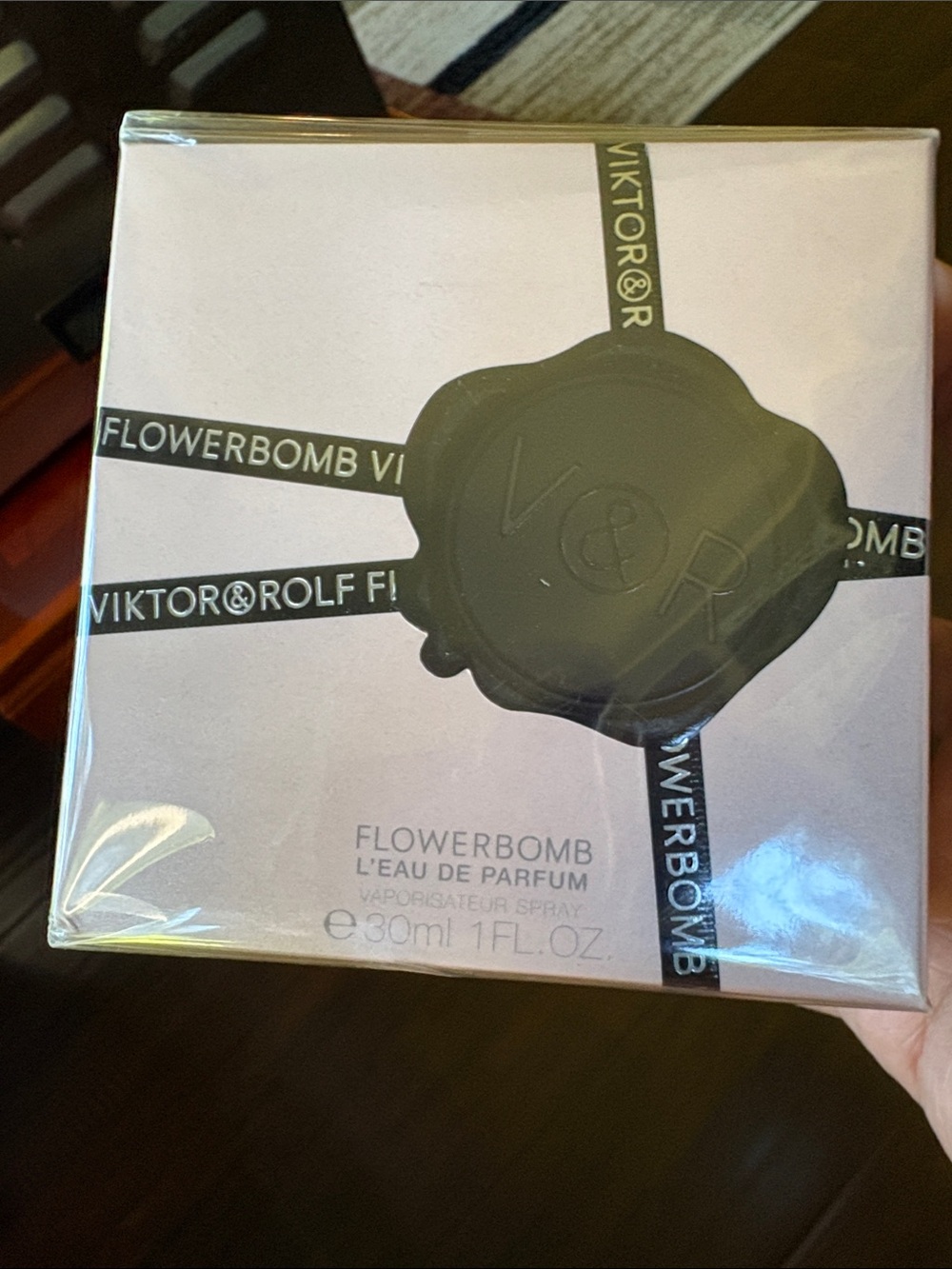 FLOWERBOMB EAU DE PARFUM BY VIKTOR & ROLF